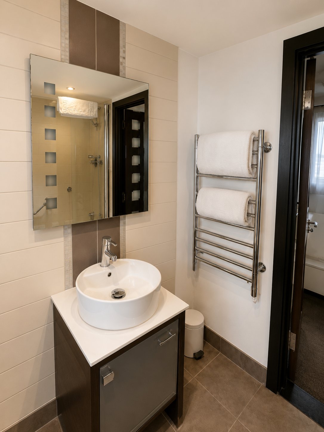 Heritage Large Room bathroom at The Kings Arms Hotel
